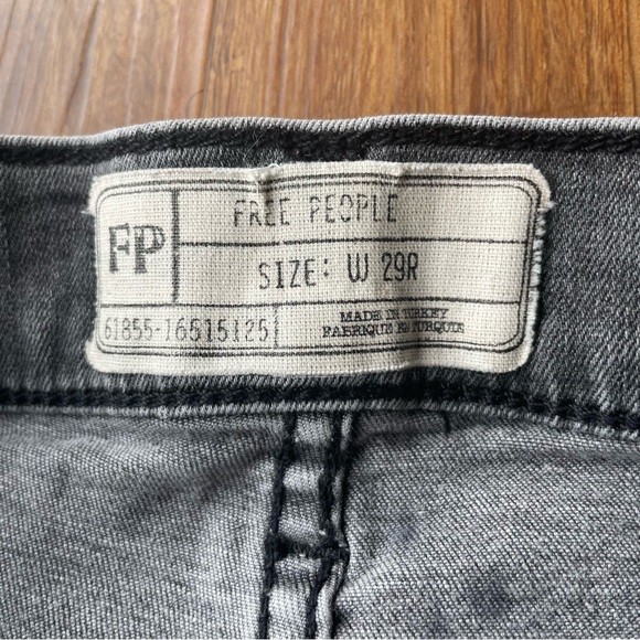 Free People Jeans Womens 29 Distressed Holes Busted Knee Faded Black Gray Skinny - Picture 7 of 14